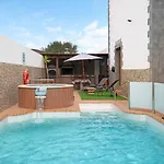 Casa Barriguita 펜션 야이자